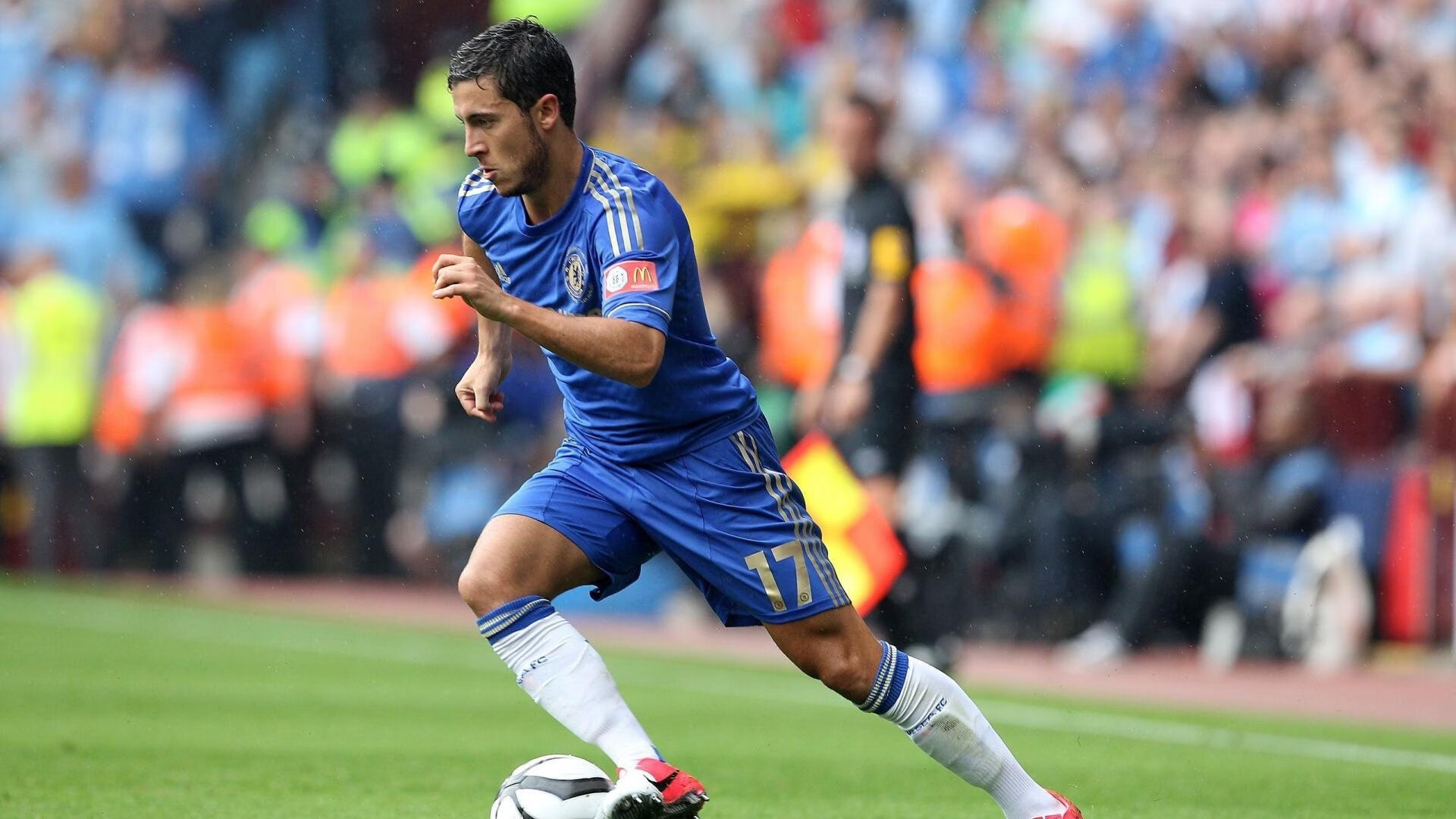 德国女子公路赛选手在比赛中获得第十二名，德国女短跑